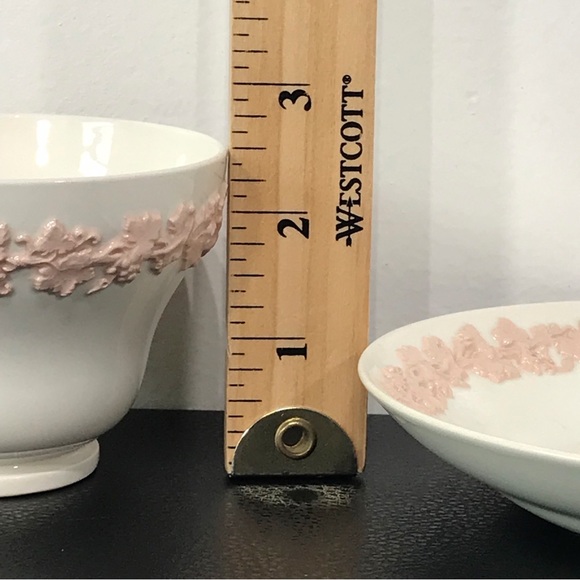 Wedgwood Etruria Embossed Queens Ware Pink on White Tea Cup Saucer Set England - Picture 14 of 16